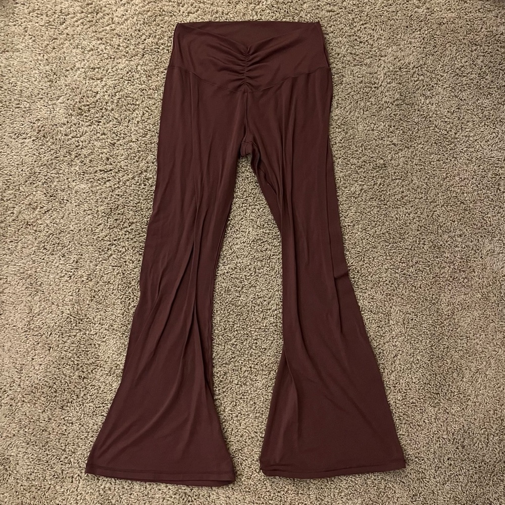 Offline by Aerie flared burgundy leggings 🤎